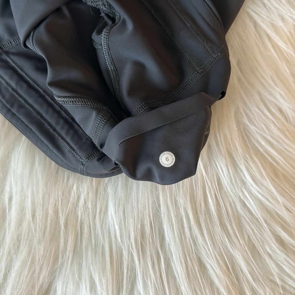 Lululemon base pace leggings 25” size 6 - Picture 6 of 6